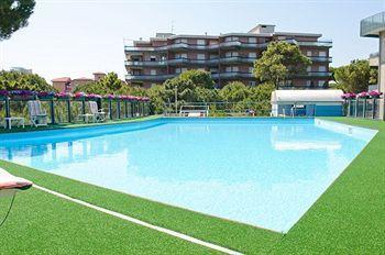 Nadir Hotel